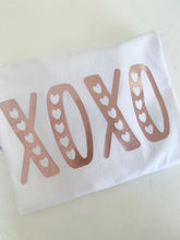 Load image into Gallery viewer, xo tee
